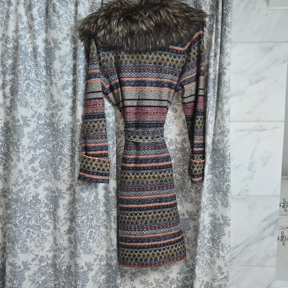 Anthropologie Angel Of The North Multicolor Sweater With Faux Fur Collar, Size M - Picture 2 of 6